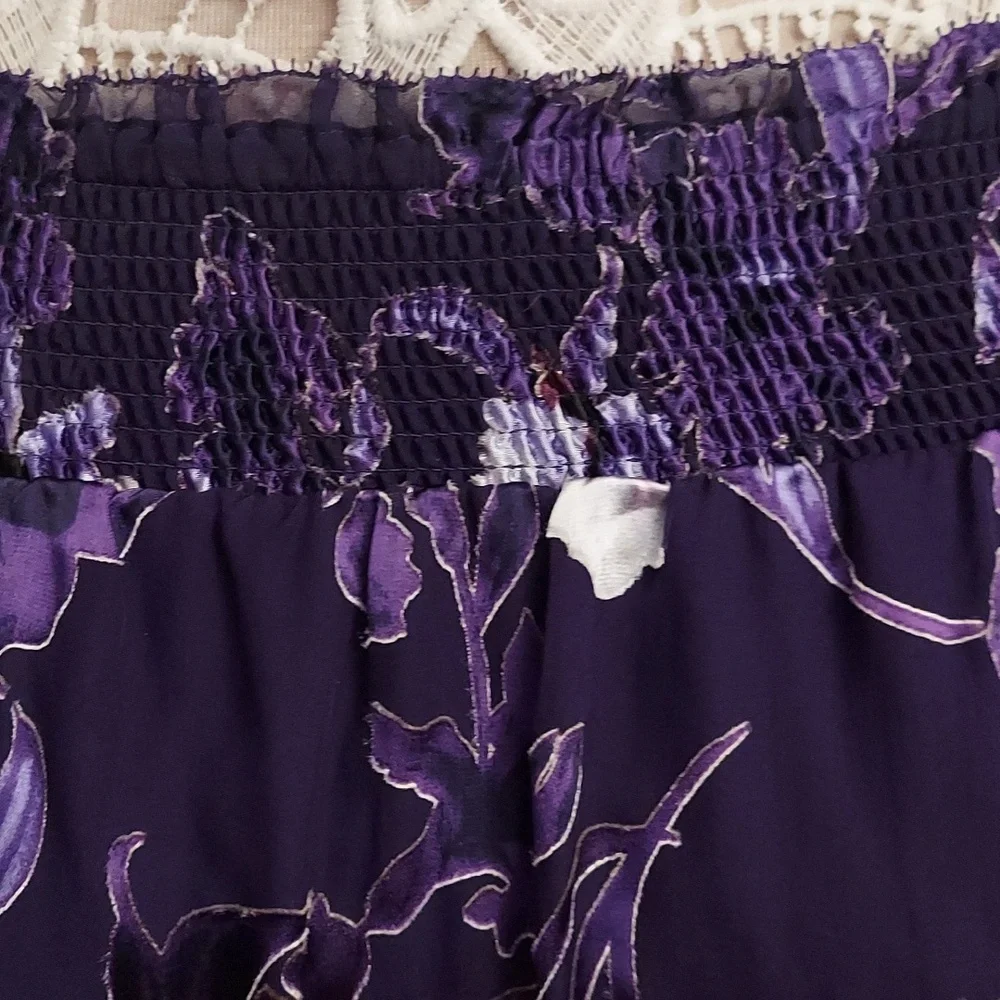 WHITE HOUSE BLACK MARKET M Purple Floral Burnout Silk Blend Off-the-Shoulder Top - Picture 4 of 12